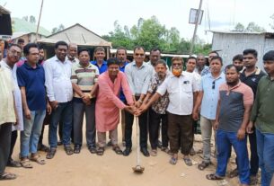 দুই কোটি ৪২ লক্ষ টাকা ব্যায়ে, ধাপেরহাটে সদরপাড়া - আমবাগান রাস্তা পাঁকা করণ কাজের শুভ উদ্বোধন।।