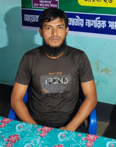 ধাপেরহাটে মোটর সাইকেল চোর আটক, চোরাই গাড়ী উদ্ধার।